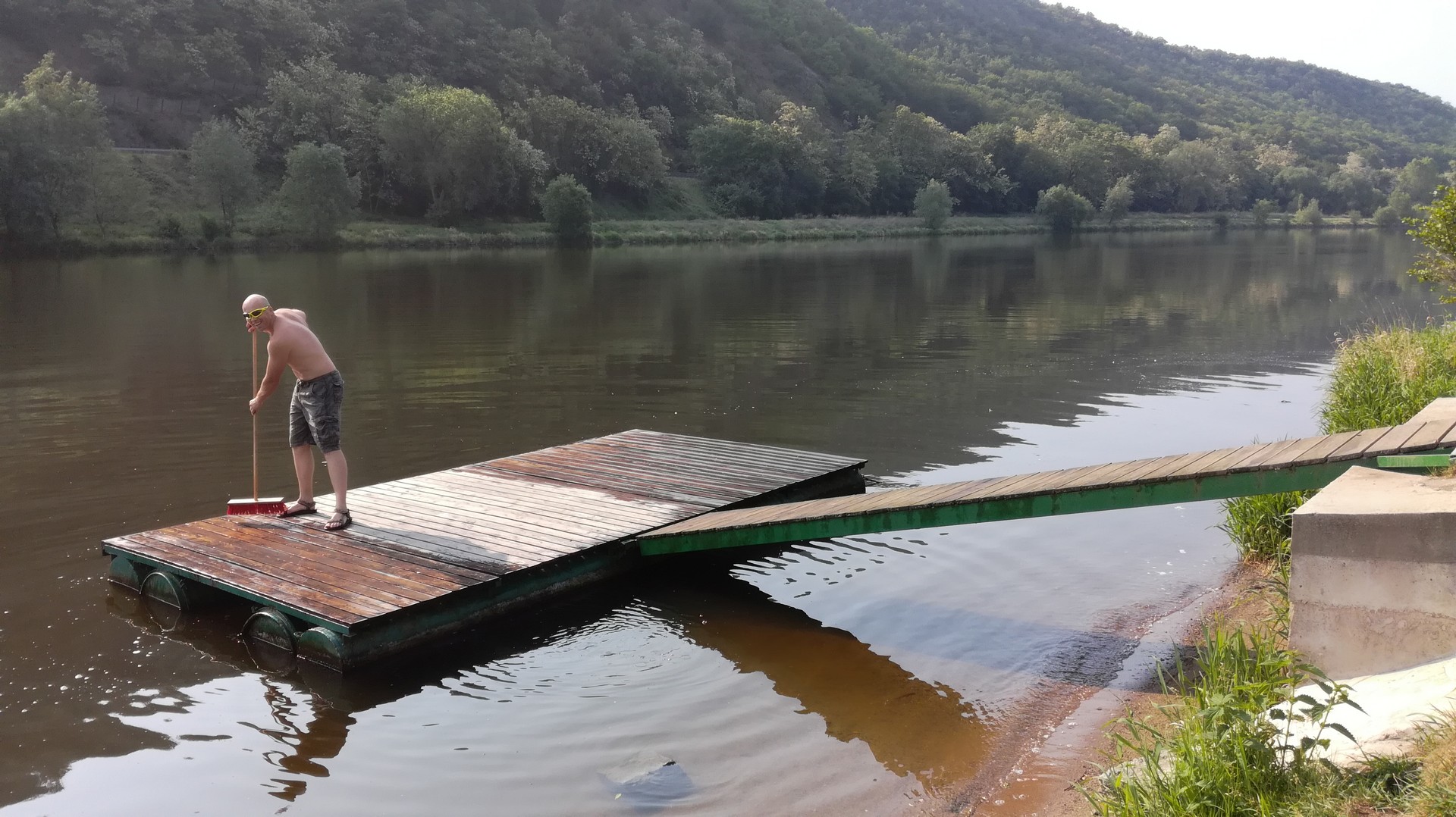 číštění plata před nátěrem